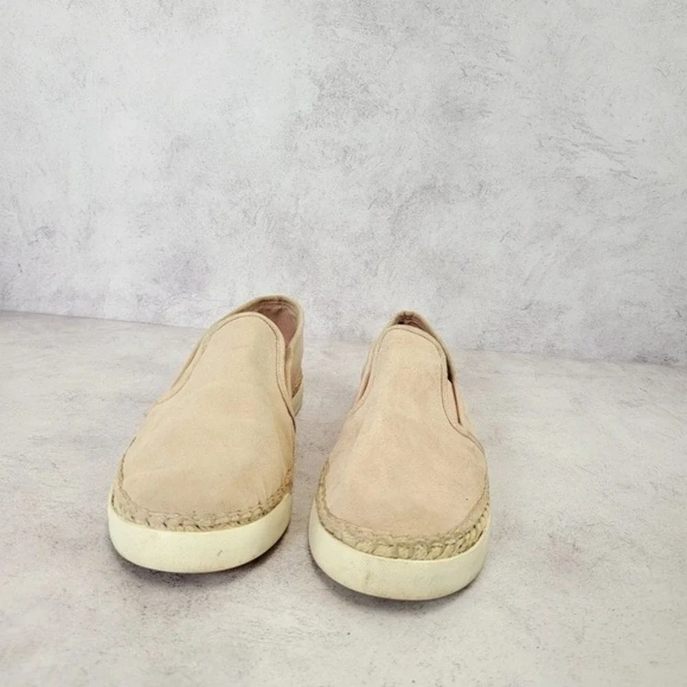 Coastal Chic Slip On Sneakers Womens 8 Nude‎ Neutral Suede Loafer VINCE CAMUTO